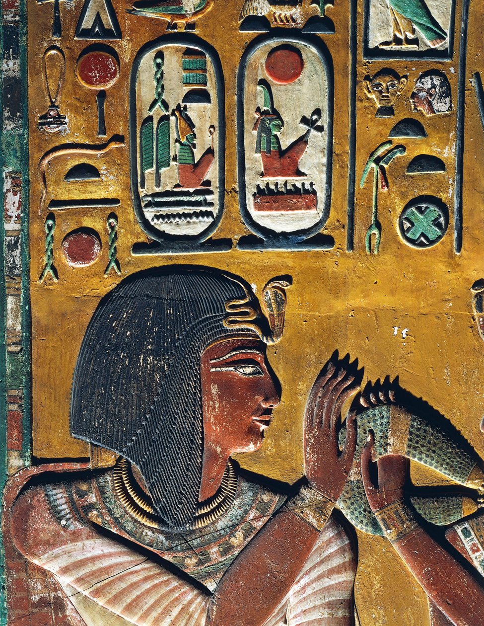 Gudinnan Hathor erbjuder sitt halsband till farao (låg relief) av Egyptian 19th Dynasty