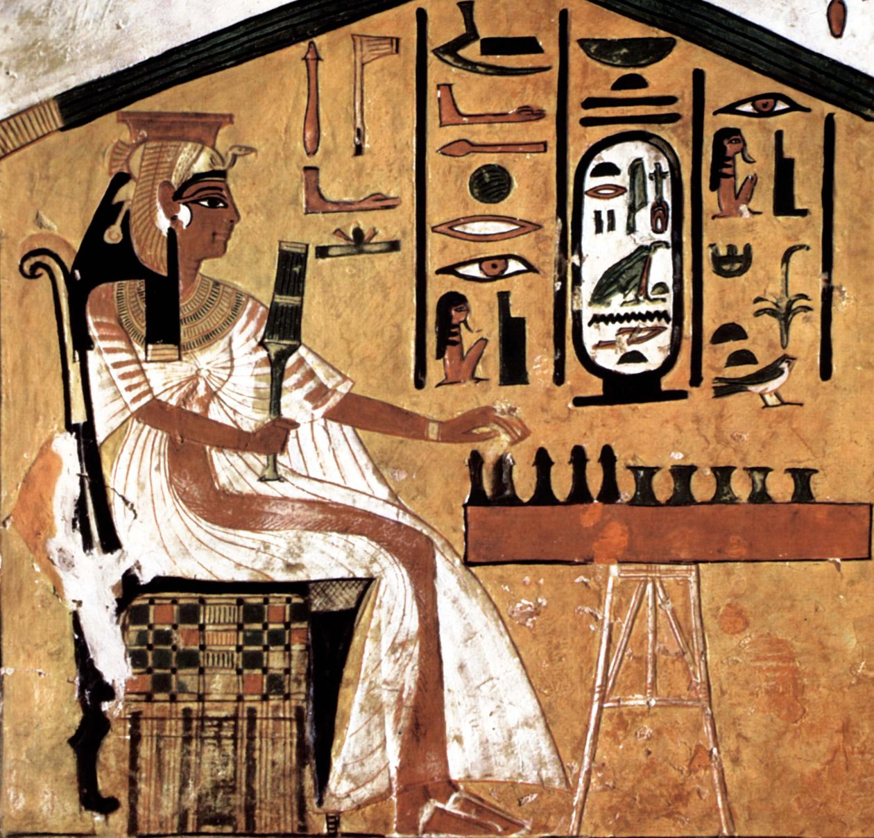 Nefertari spelar Senet (papyrus) av Egyptian 19th Dynasty