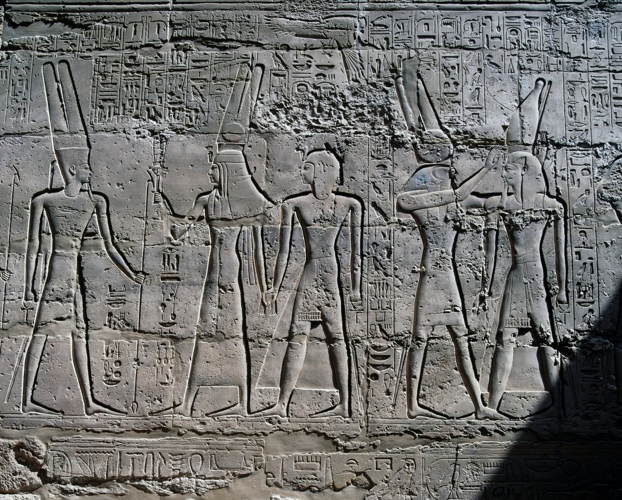 Scener av offergåvor till gudar, relief, innerväggar i Stora hypostylhallen, Karnak tempelkomplex (Unescos världsarvslista av Egyptian 19th Dynasty