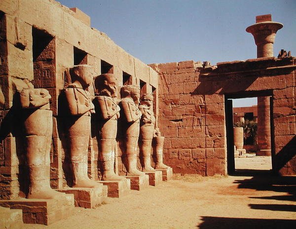 Osiridepelare i Ramses III:s tempel (ca 1184-1153 f.Kr.) Nya kungariket av Egyptian 20th Dynasty