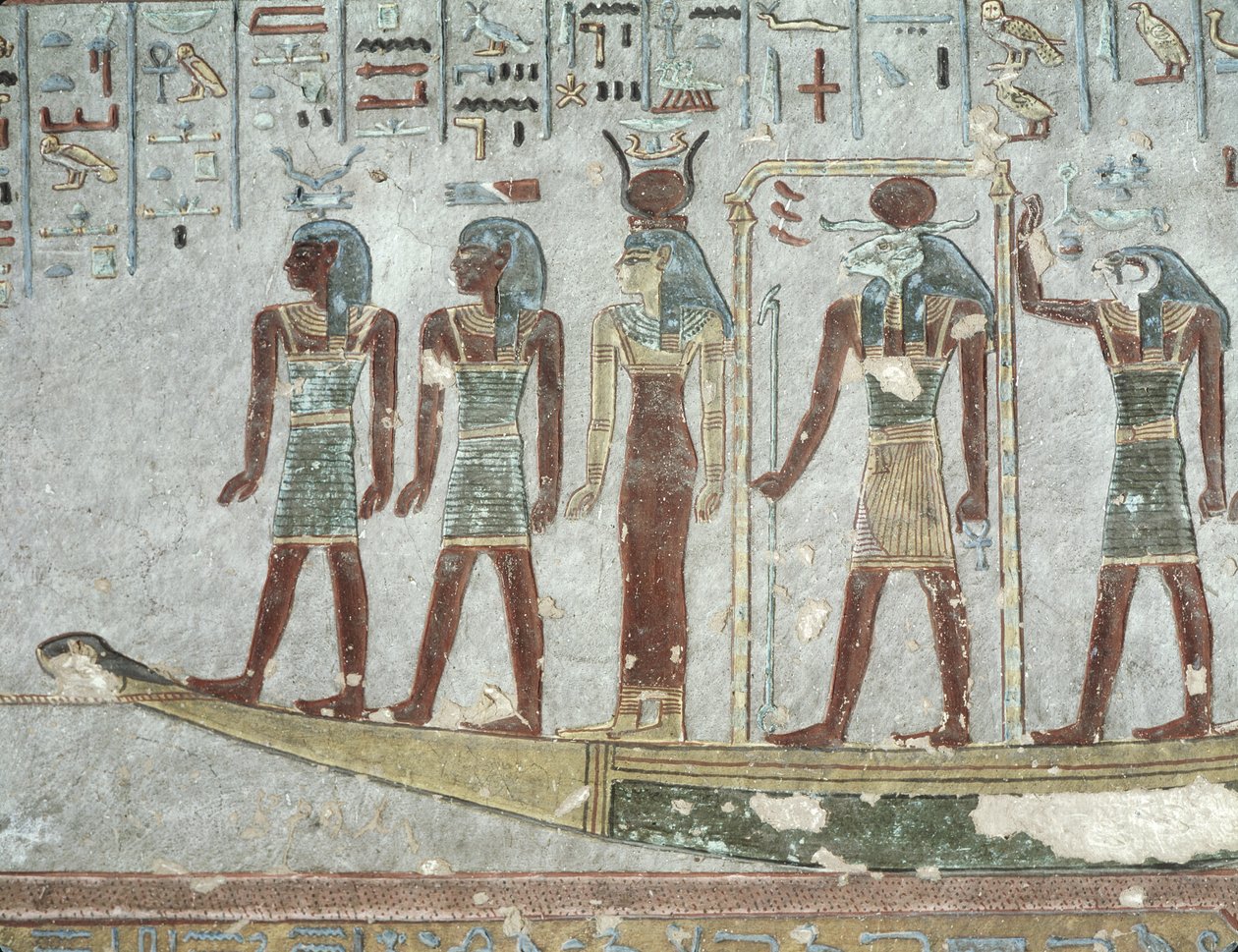 Relief föreställande Khnum i en begravningsbark som passerar genom underjorden, från Ramses III:s grav (ca 1184-1153 f.Kr.) New Kingdom (målad kalksten) av Egyptian 20th Dynasty