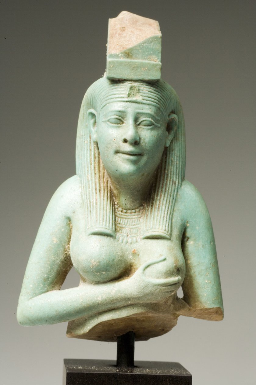 Fragment av Isis, sen dynastisk period (fajans) (se även 270351) av Egyptian 26th Dynasty