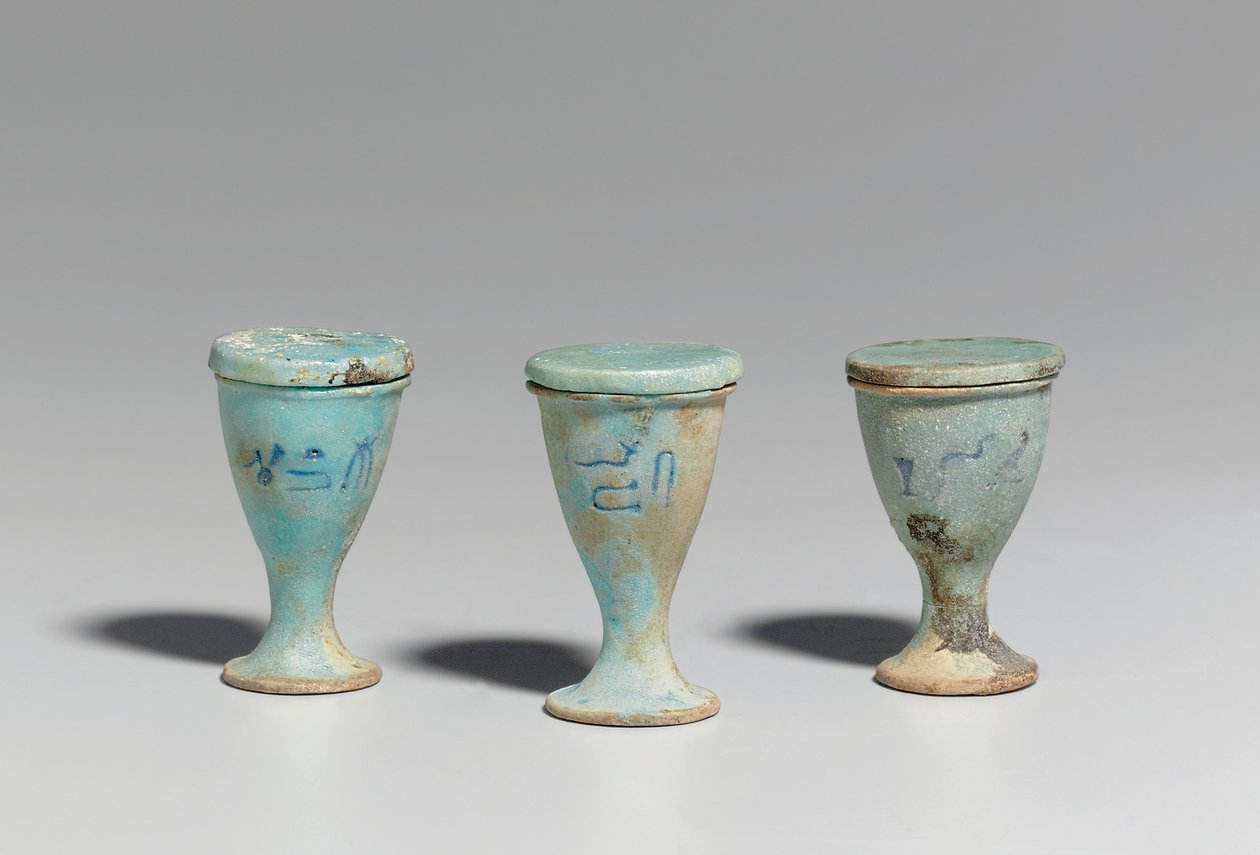 Tre bägare, 664-30 f.Kr., sen - ptolemaisk period av Egyptian 26th Dynasty