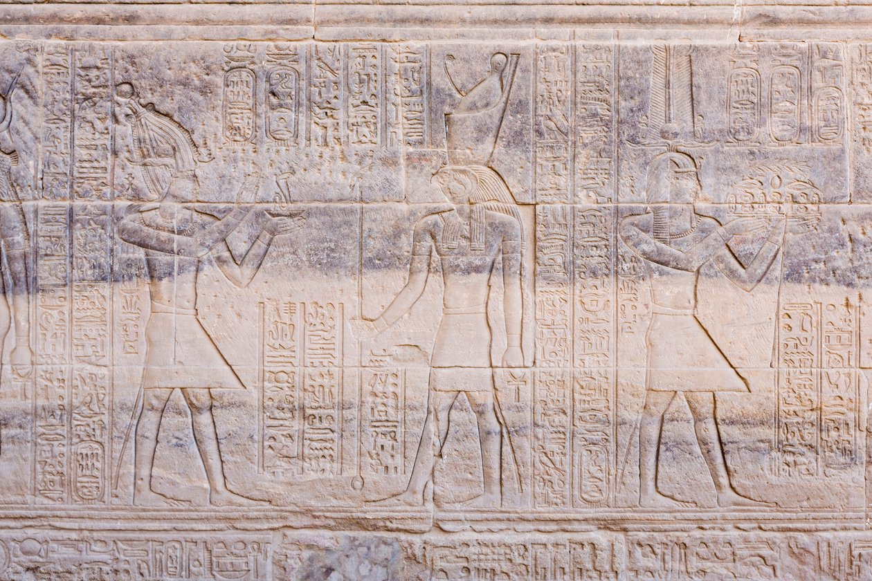 Reliefer vid Philae-templet, Aswan, Egypten av Egyptian 30th Dynasty