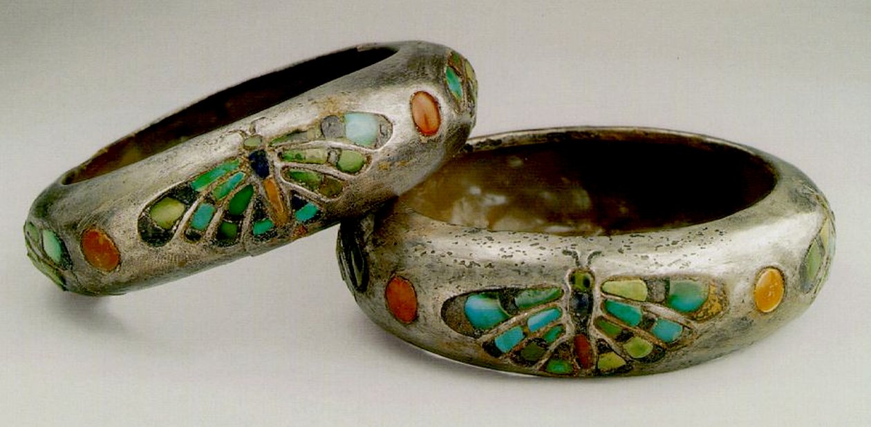 Queen Hetep-heres Is-armband (silver, turkos, lapis-lazuli, karneol) av Egyptian 4th Dynasty