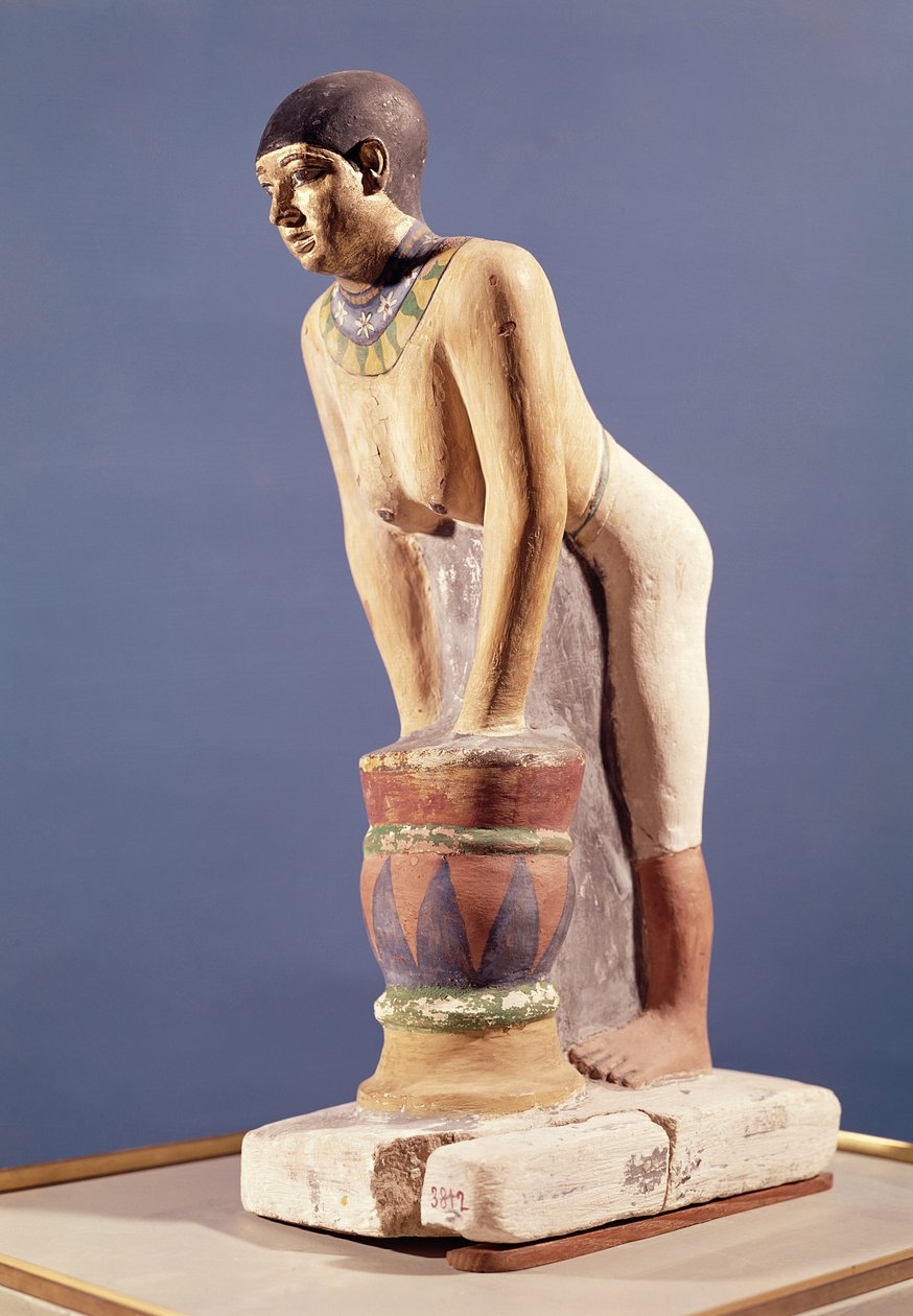 Modell av en kvinna som gör öl, Old Kingdom (polykrom sten) av Egyptian 5th Dynasty
