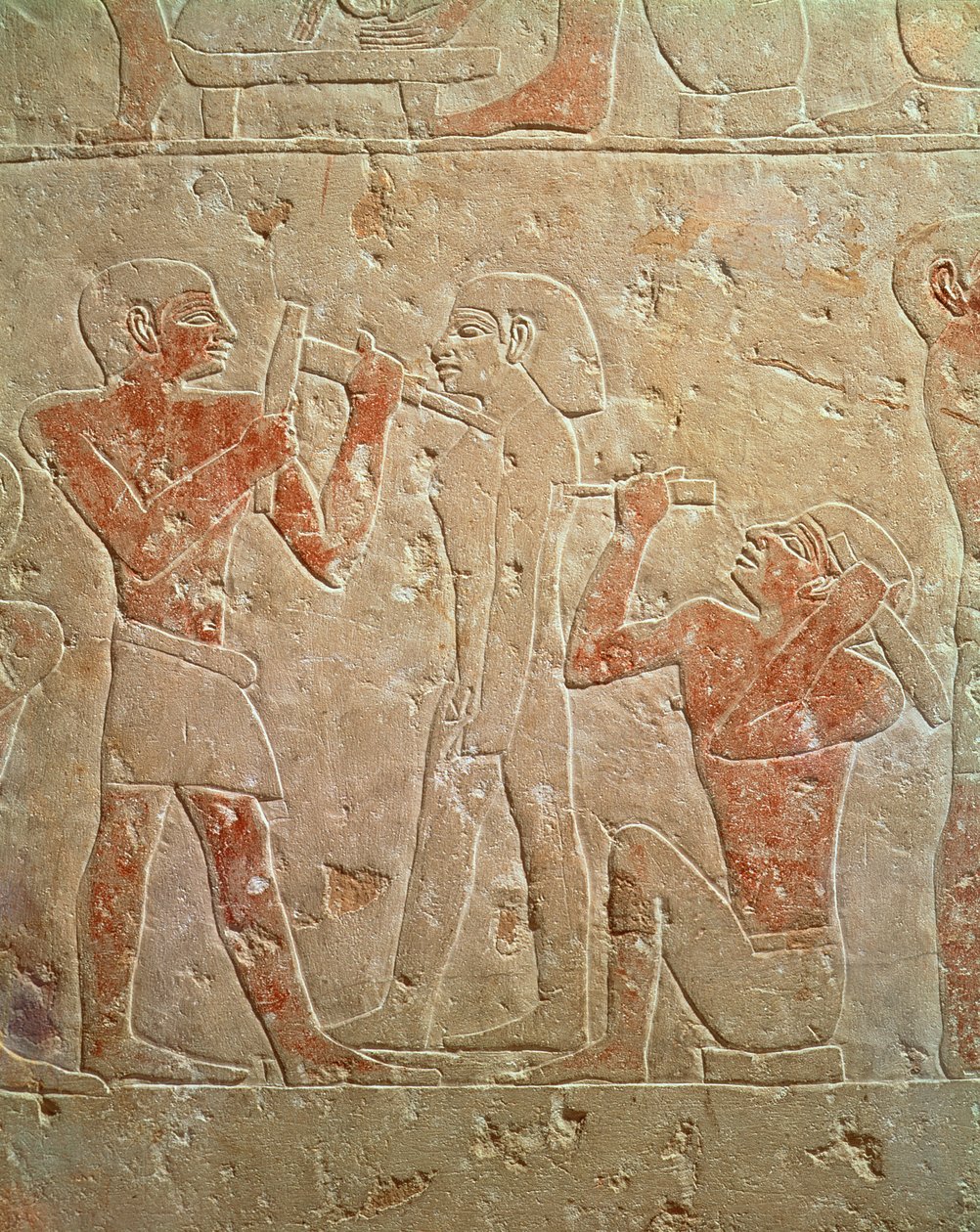 Relief föreställande två skulptörer som ristade en staty, från mastaba i Kaemrehu, Saqqara, Gamla kungariket, ca 2325 f.Kr. (målad kalksten) av Egyptian 6th Dynasty