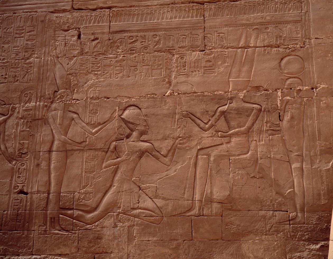 Egyptisk antiken: relief som dekorerar väggarna i templet i Karnak (Karnak), Egypten. av Egyptian Egyptian