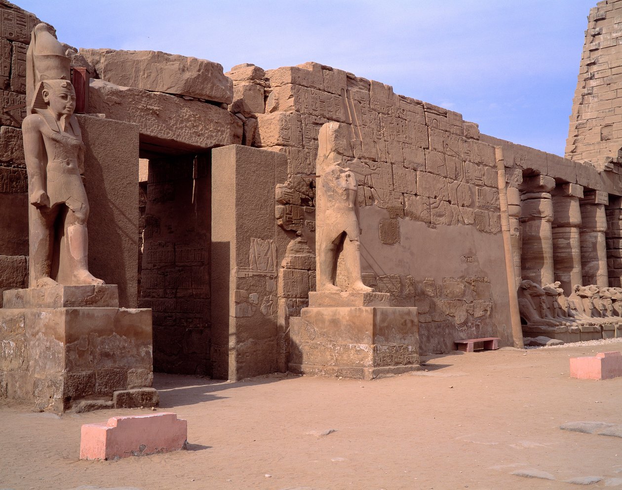 Egyptisk antikvitet: utsikt över templet i Karnak. Egypten av Egyptian Egyptian