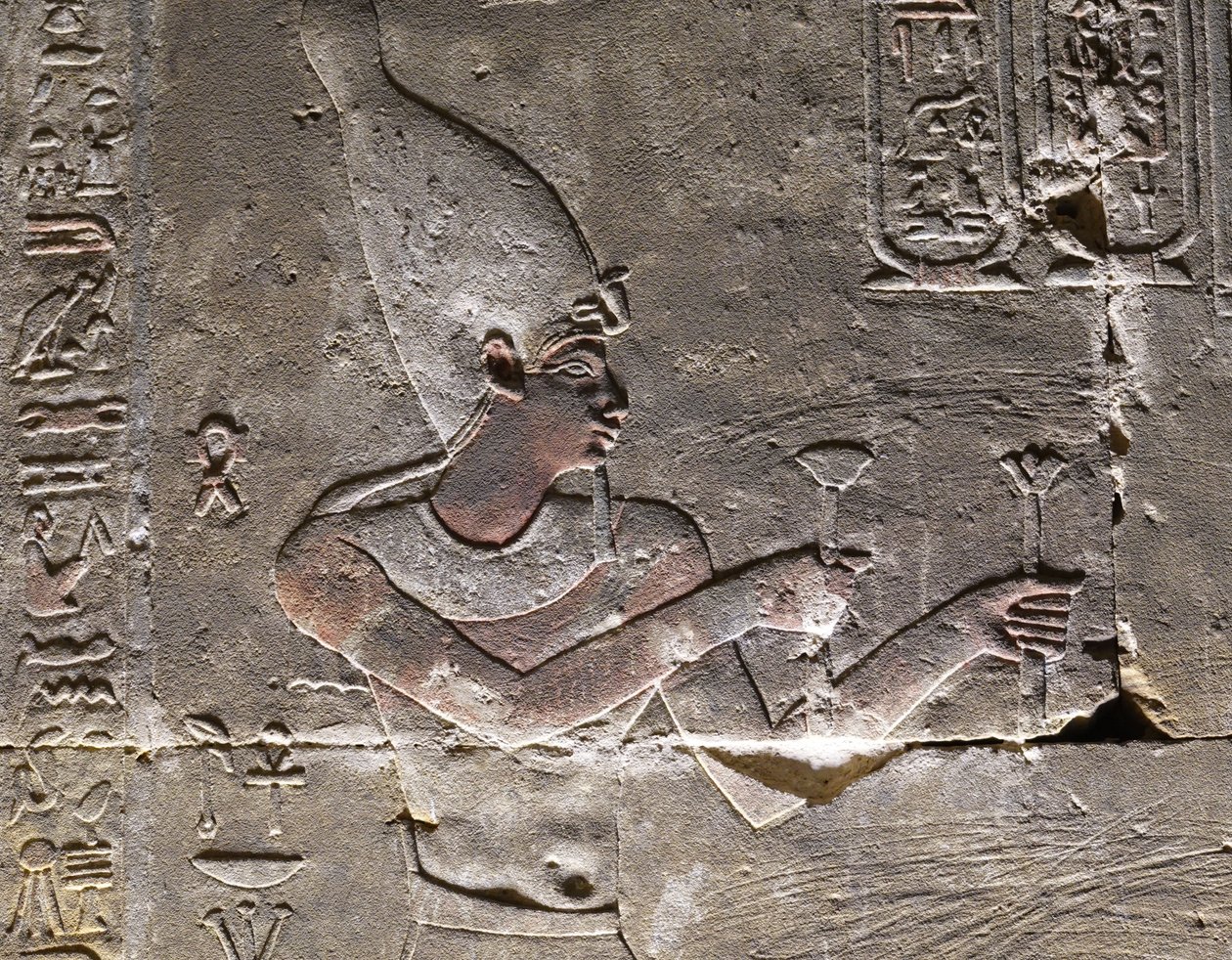 Farao bär Hedjet, Horustemplet i Edfu av Egyptian Egyptian