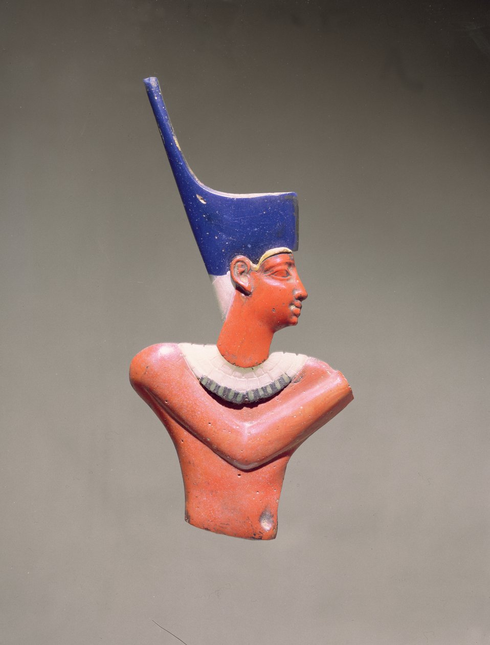 Inläggningsfigur av en kung (ogenomskinligt glas med spår av förgyllning) av Egyptian Ptolemaic Period