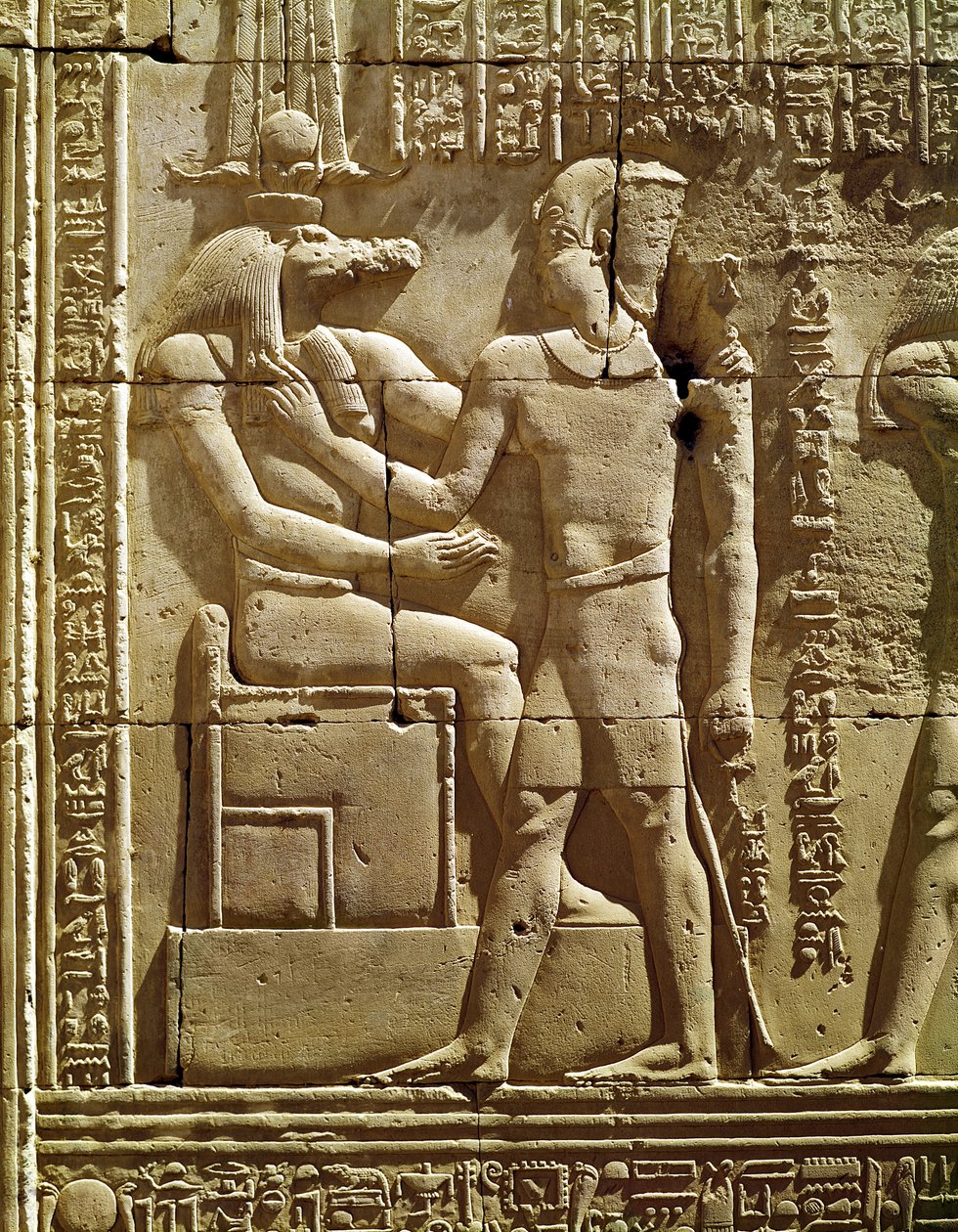 Relief av Sobek och Ptolemaios VI Philometor (180-45 f.Kr.) av Egyptian Ptolemaic Period
