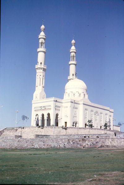 Assuan moské av Egyptian School