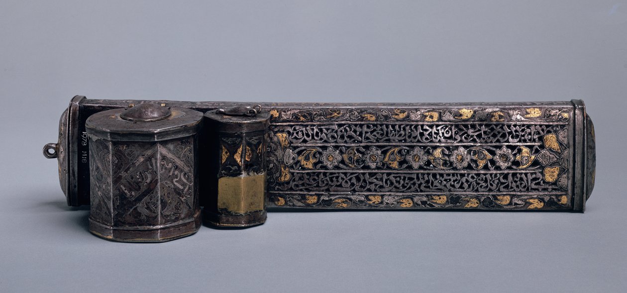 Pennfodral, 1700-1800-tal (stål överdraget med guld) av Egyptian School