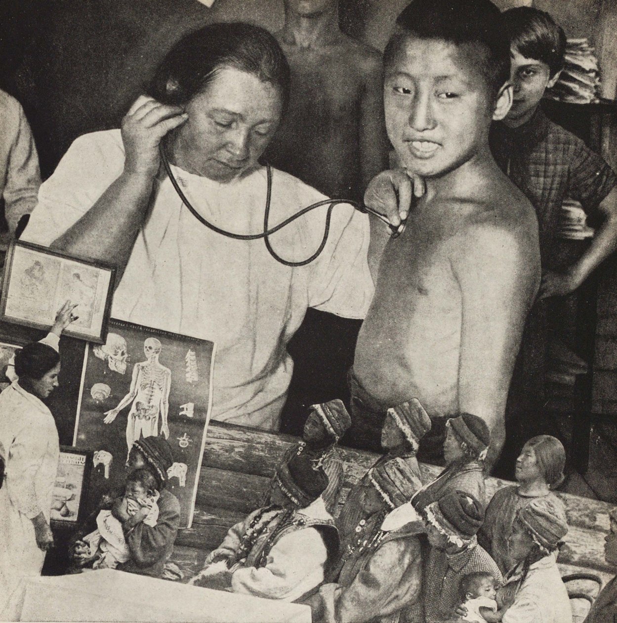 Medicin i Sovjetunionen. Illustration från USSR Builds Socialism, 1933. av Eliezer Markowich Lissitzky