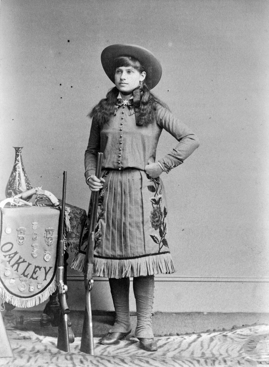 Miss Annie Oakley, Little Sure Shot, Buffalo Bills vilda västern, ca 1890-1900 av Elliott und Fry Studio