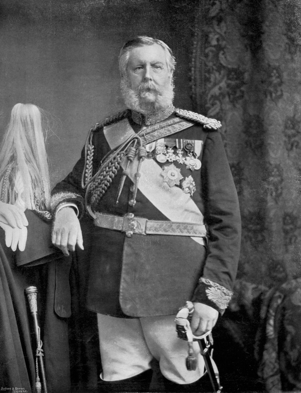General Prins Edward av Saxe-Weimar, 1896 av Elliott and Fry
