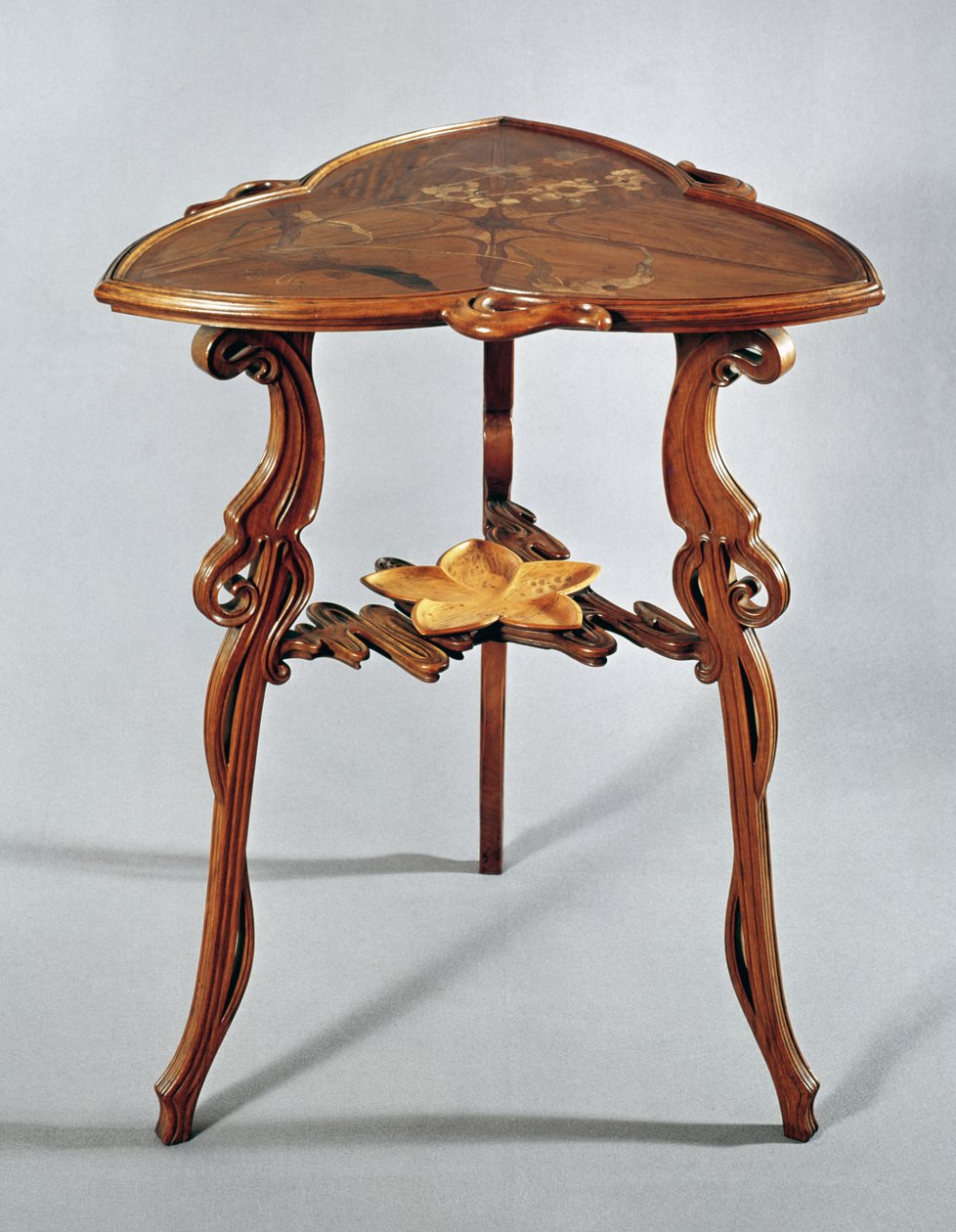 Nenuphar sidobord, ca 1900 (trä) av Emile Galle