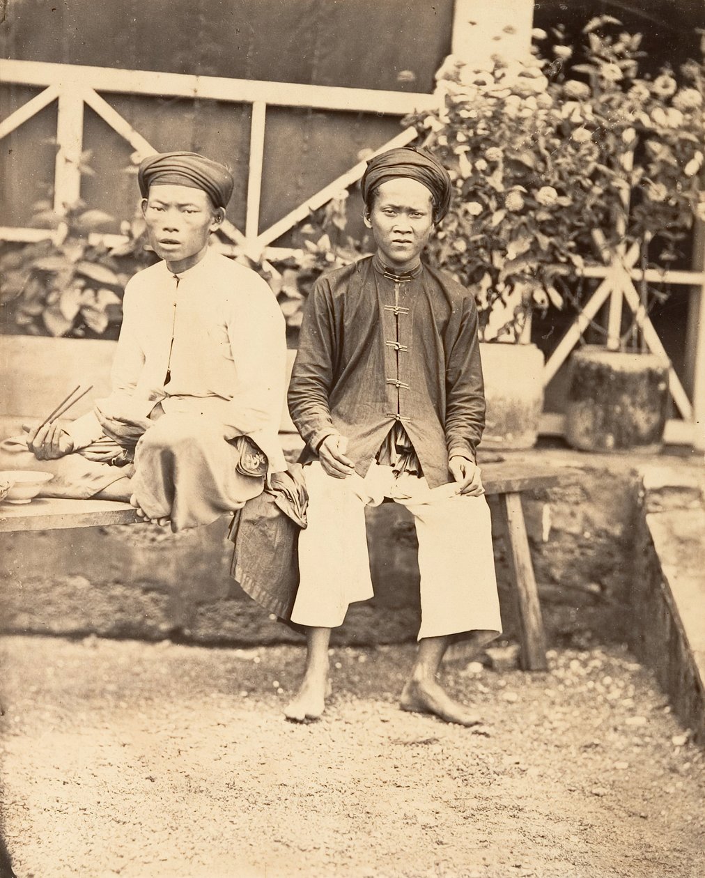Milismän som äter ris, Cochinchina, 1866. av Emile Gsell