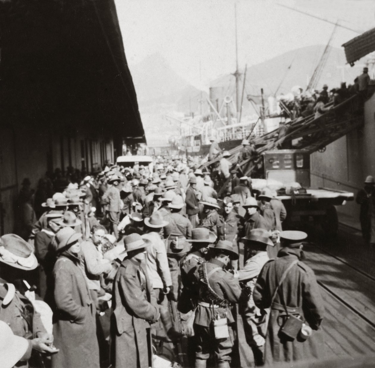 1st Infantry Brigade, hem igen från SV Afrika av English Photographer