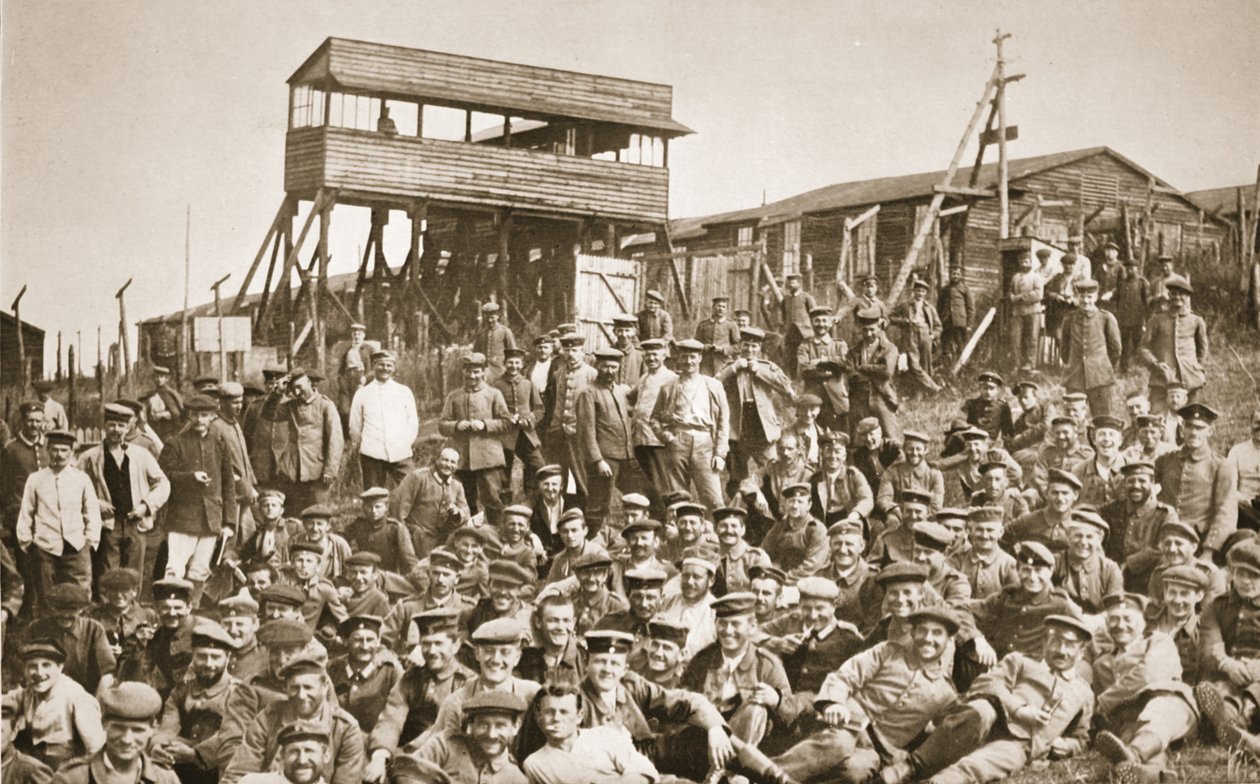 A Group of Prisoners, Eastcote, illustration från tyska fångar i Storbritannien (fotogravyr) av English Photographer
