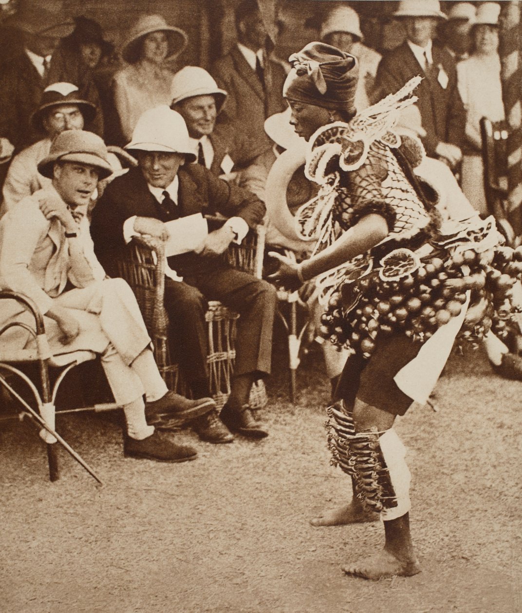 En infödd dans för kung Edward VIII på väg till Sydafrika, Freetown, Sierra Leone av English Photographer