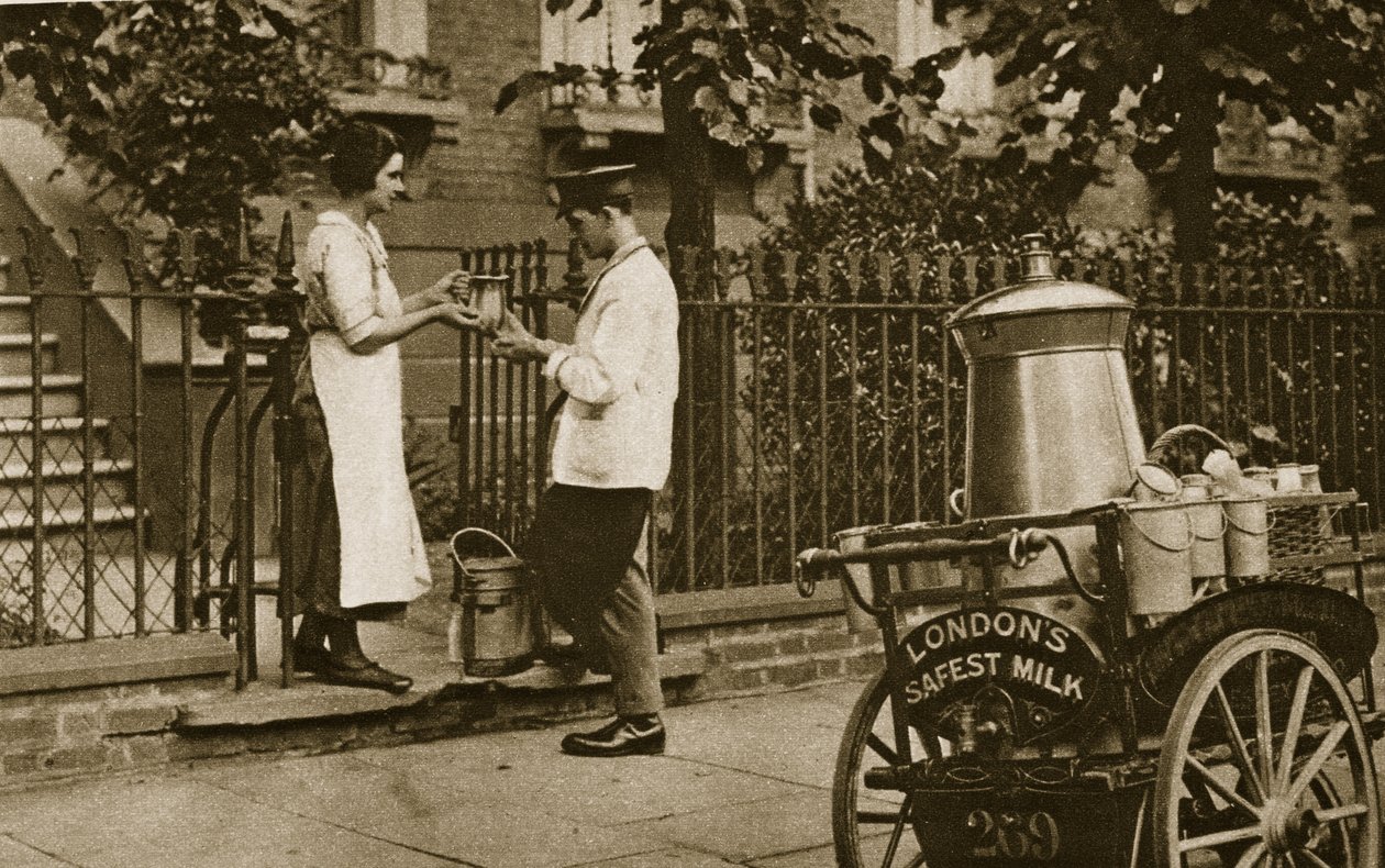 En mjölkman från North London och hans trehjuliga vagn (sepiafoto) av English Photographer