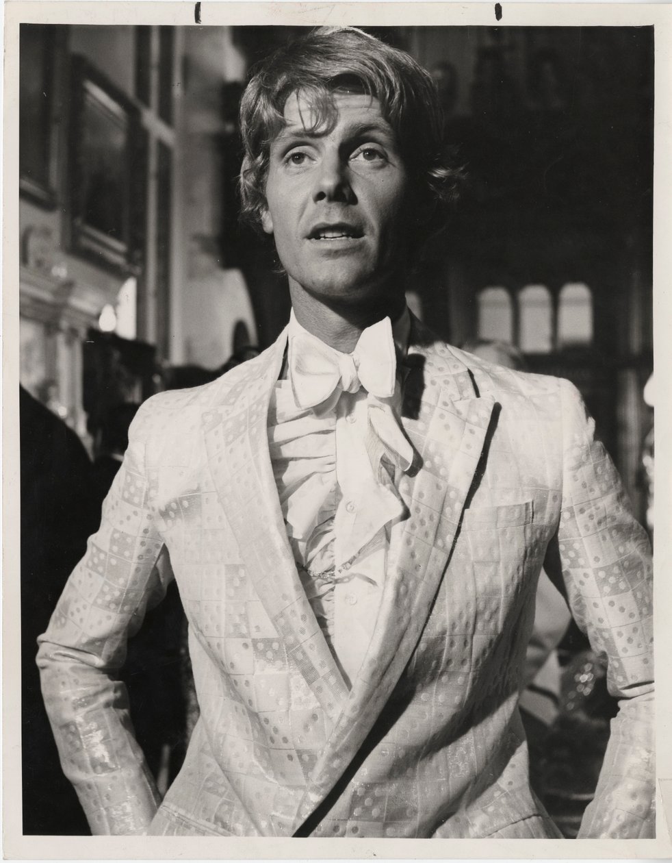 Skådespelaren James Fox klädd i en jacka av Mr Fish, 1968 av English Photographer