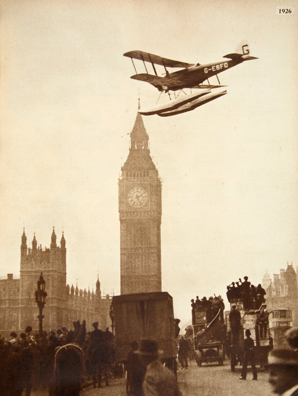 Alan Cobham kommer in för att landa på Themsen i Westminster, London, 1926 av English Photographer