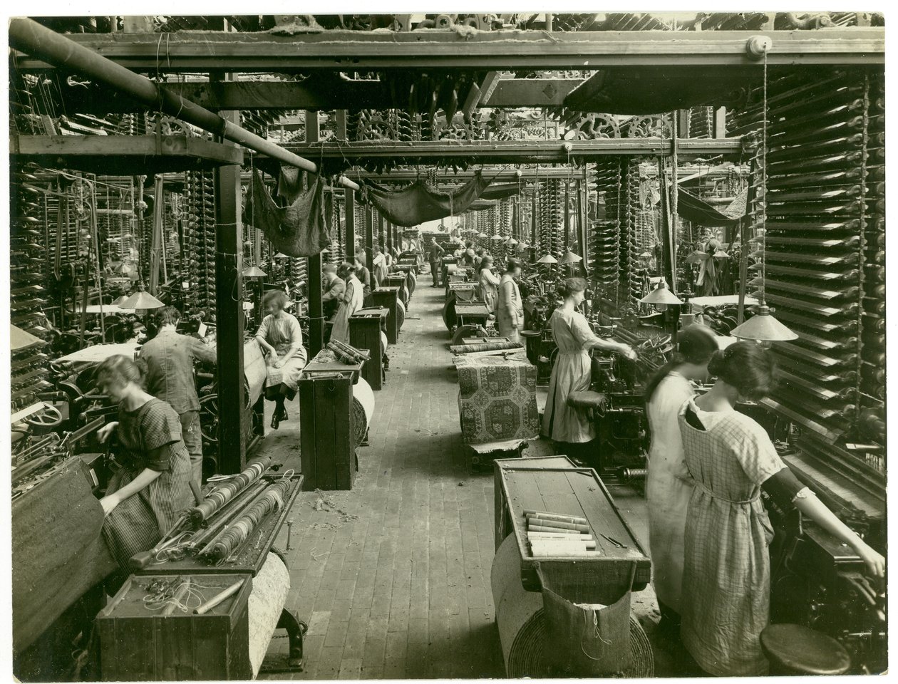 Axminster vävning, mattfabrik, 1923 av English Photographer