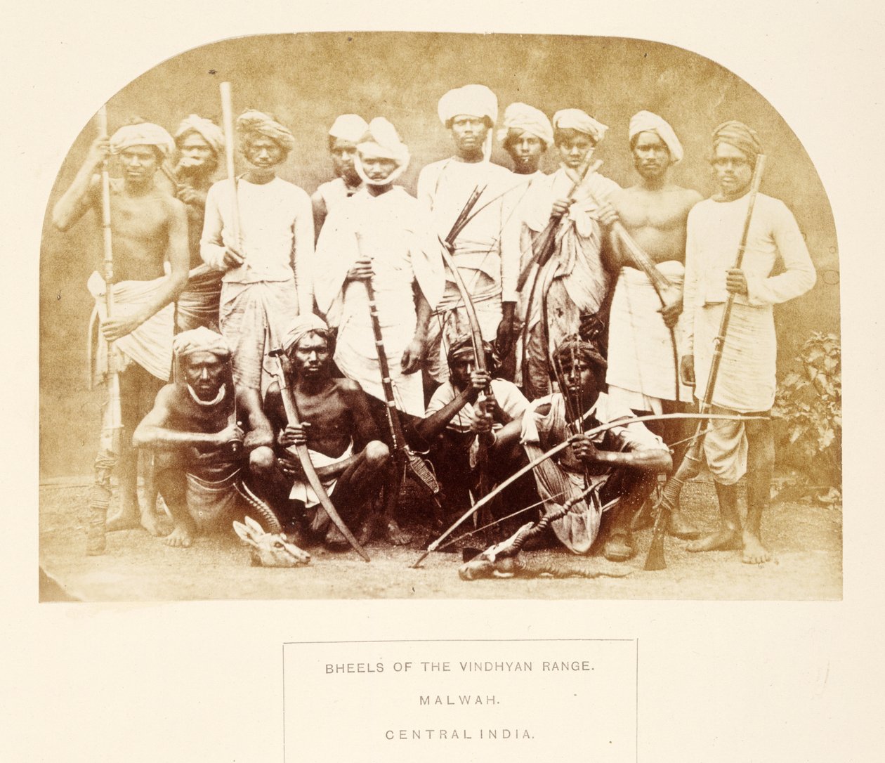 Bheels of the Vindhyan Range, Malwah, Central India, från The People of India, av J. Forbes Watson, publicerad 1868 (albumtryck) av English Photographer