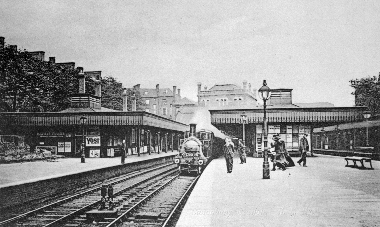 Canonbury Station, Islington, ca 1905 av English Photographer