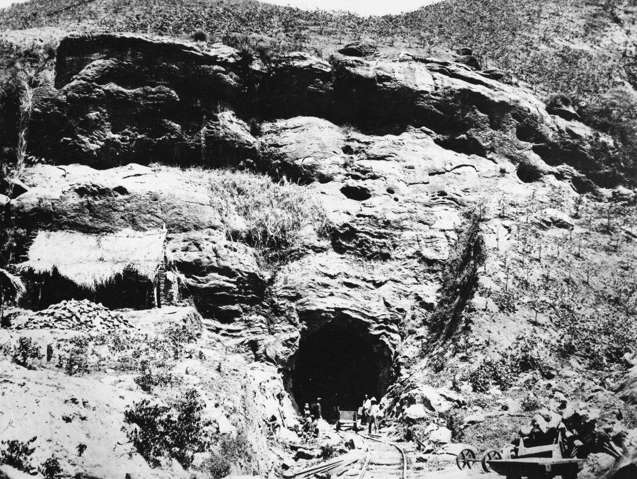 Konstruktion av en tunnel på Colombo-Kandy Railway, ca 1860-talet av English Photographer