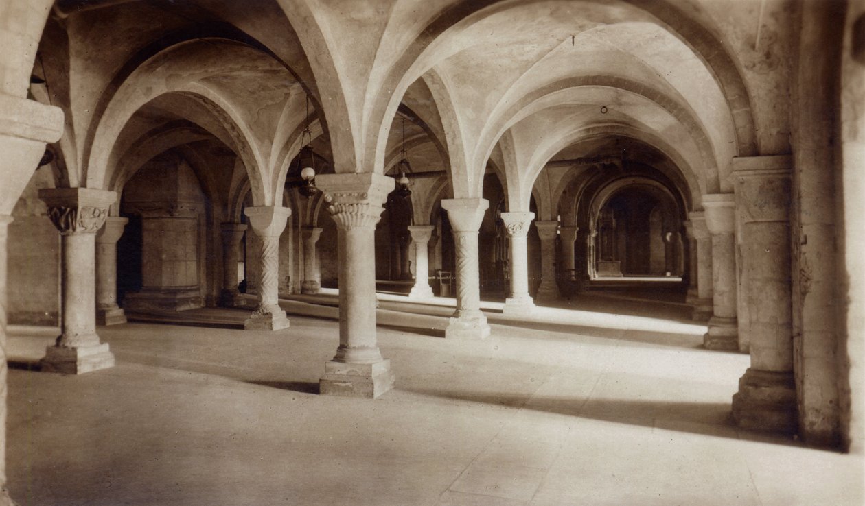 Krypten vid Canterbury Cathedral, ca 1920 av English Photographer