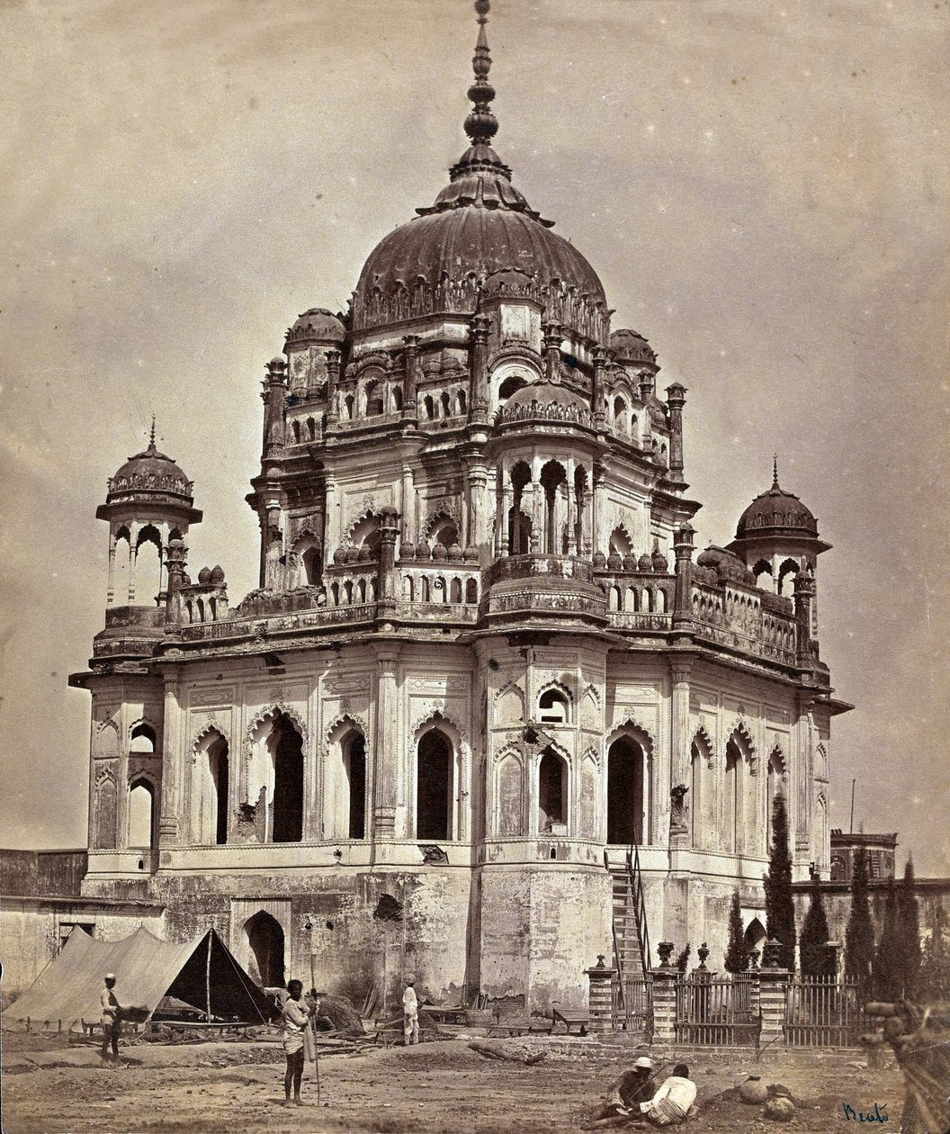 Kupolförsett palats, ca 1858 av English Photographer