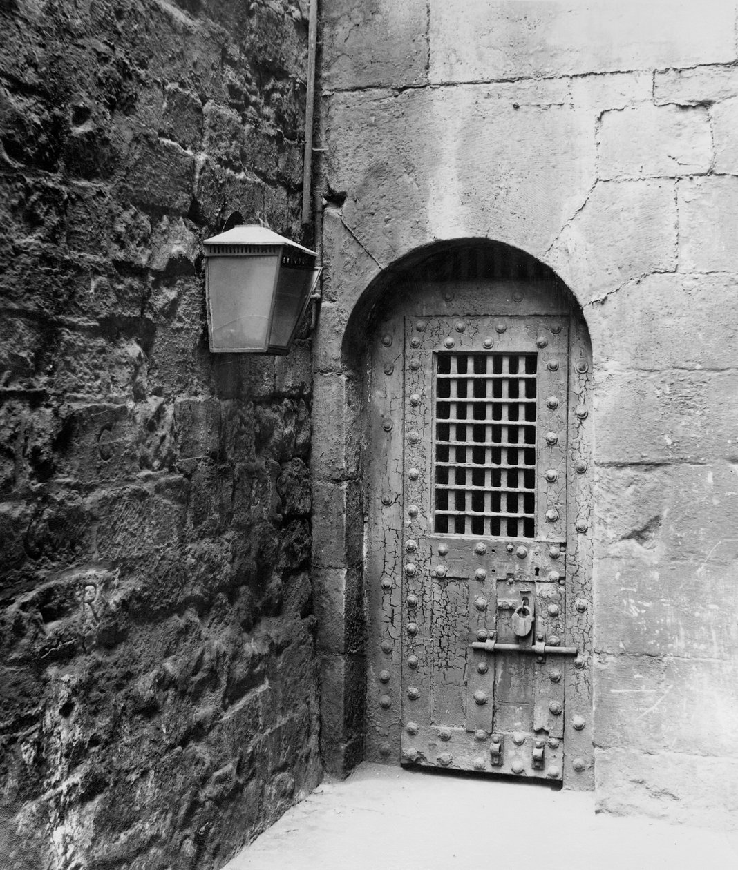 Dörr till Newgate Prison av English Photographer