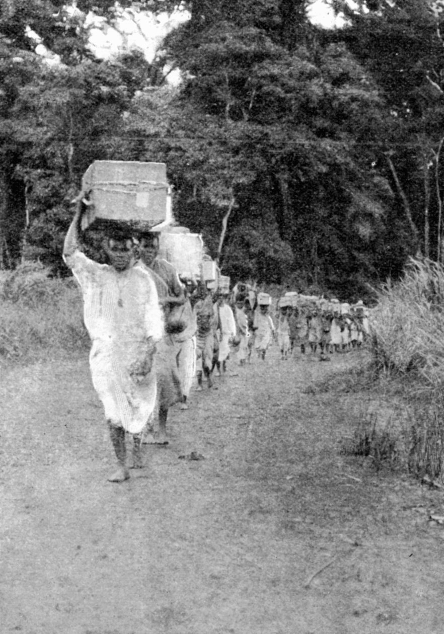 En Route to the Mountains, från en artikel med titeln To the Mountains of the Moon publicerad i The Graphic 27 oktober 1906 av English Photographer