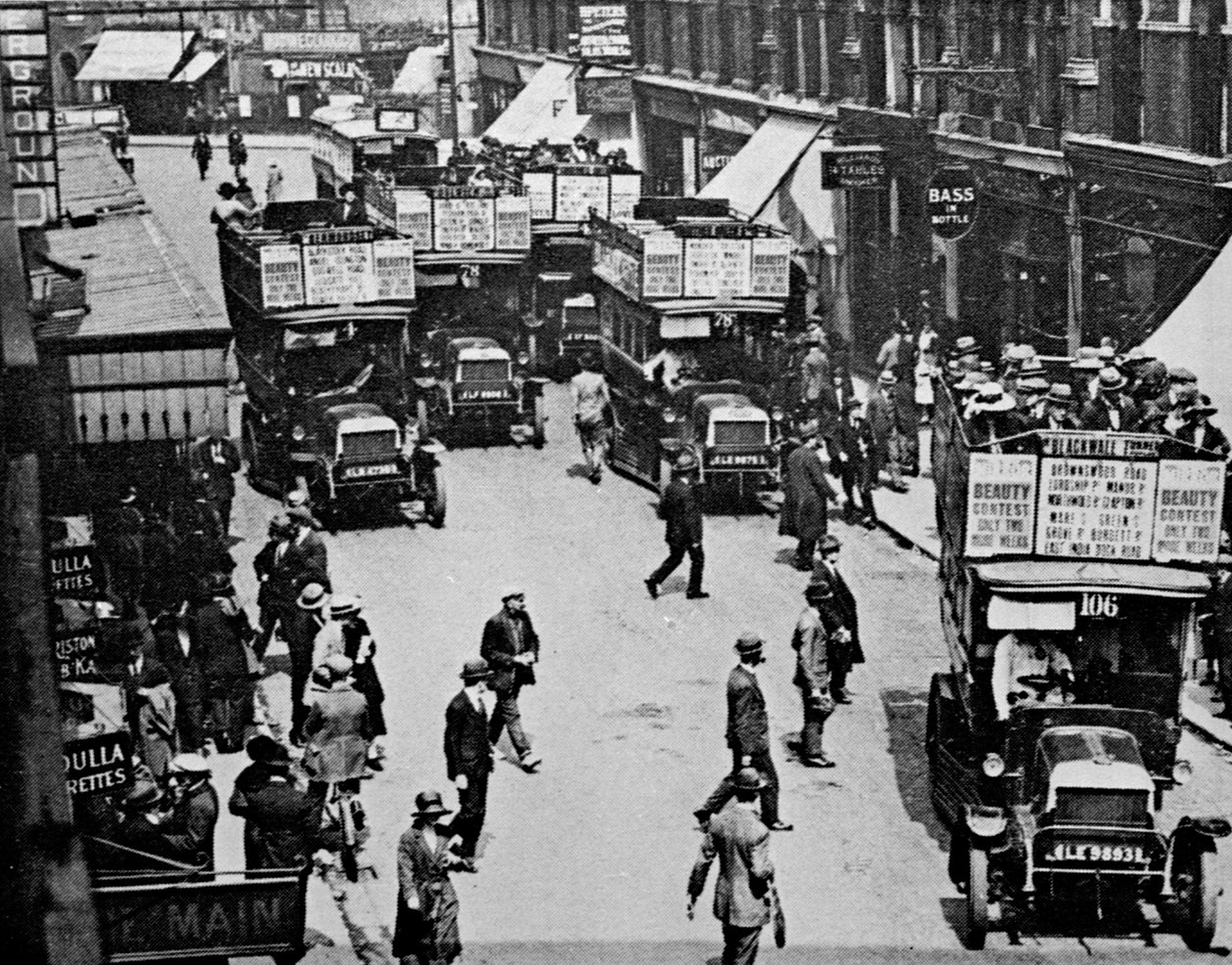 Finsbury Park Station, ca 1923 av English Photographer