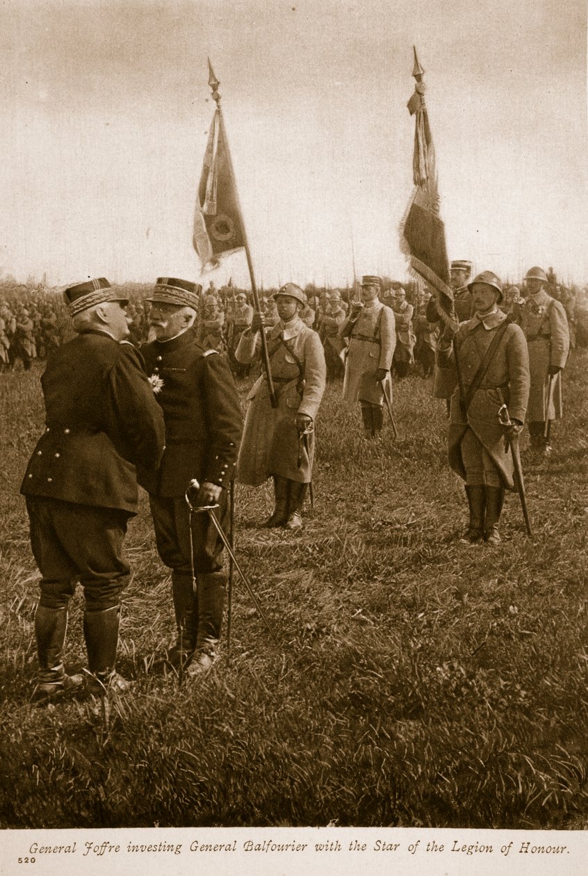 General Joffre ger general Balfourier Star of the Legion of Honour, 1914-19 av English Photographer
