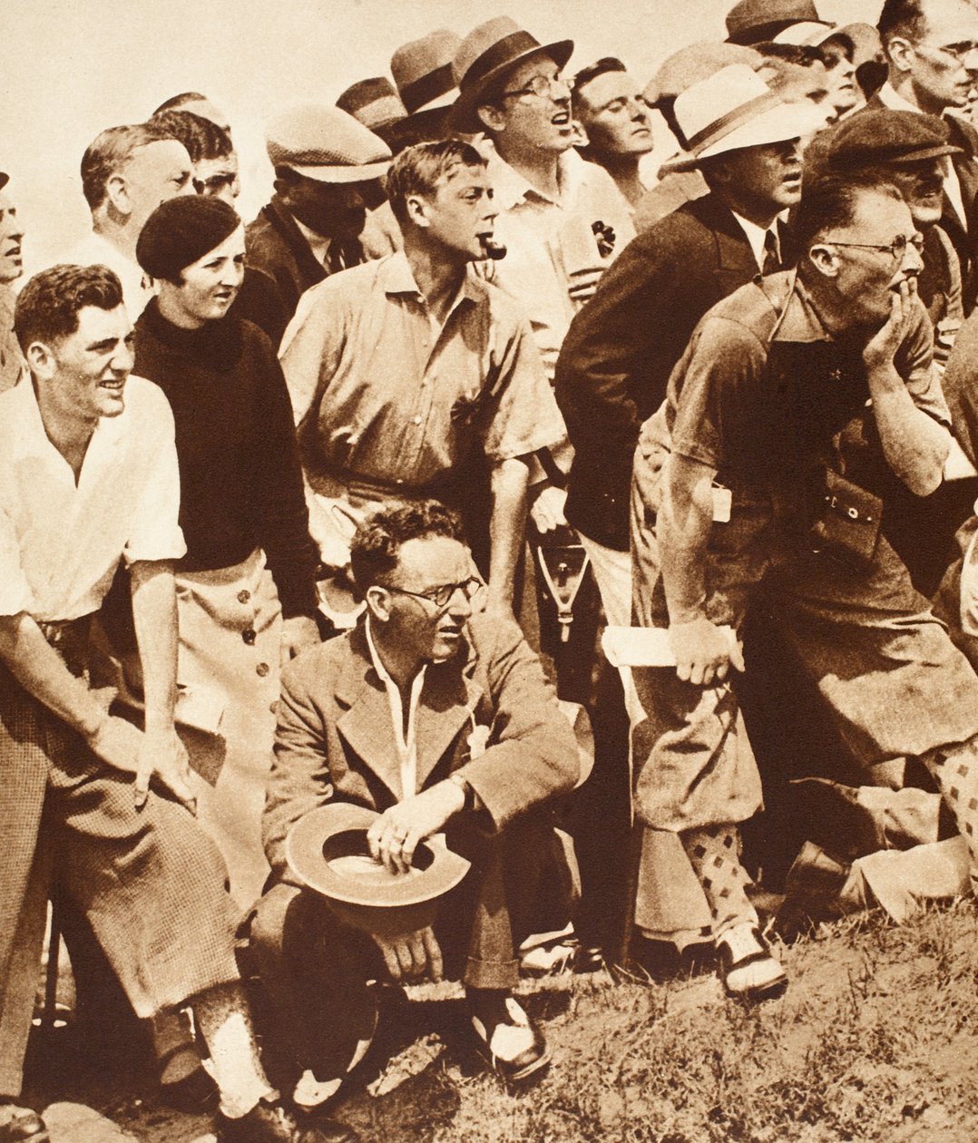 Kung Edward VIII och vänner tittar på golf vid de öppna mästerskapen, St. Andrews, 1930-talet av English Photographer