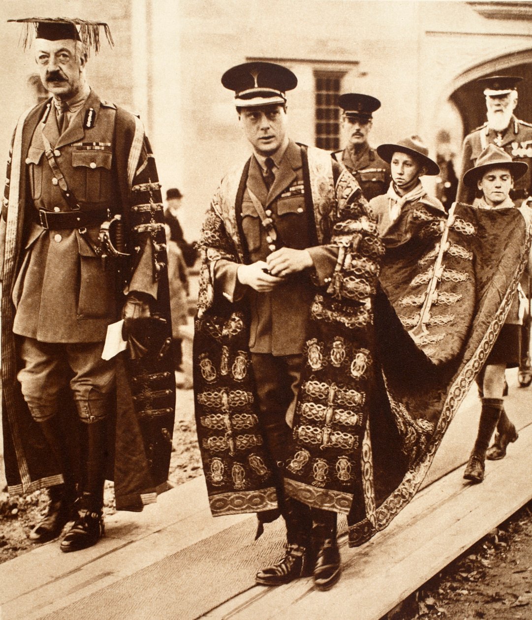 Kung Edward VIII som kansler vid University of Wales, Bangor, 1923 av English Photographer