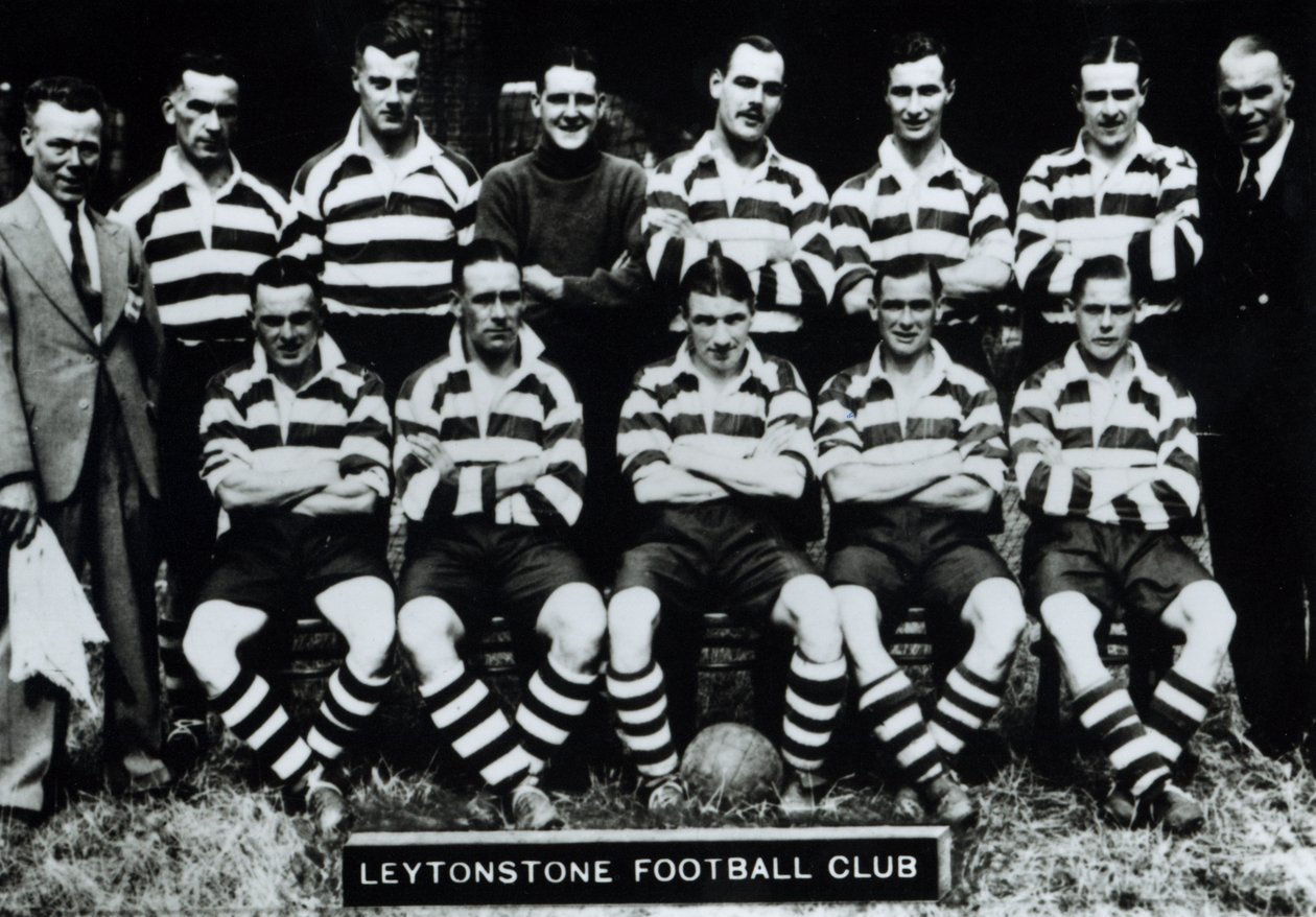 Leytonstone fotbollsklubb, ca 1935 av English Photographer