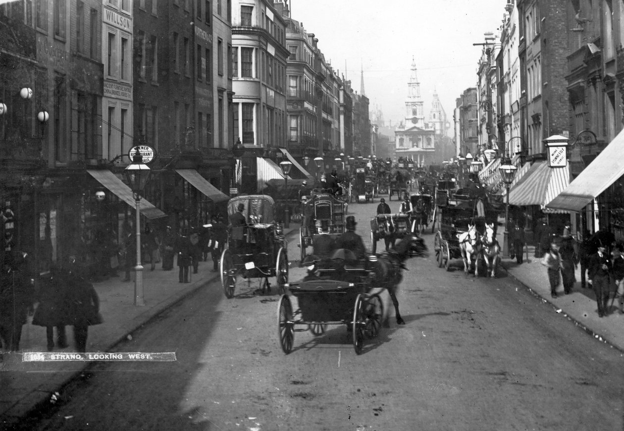 Looking East down the Strand, ca 1890 (fotografi) av English Photographer