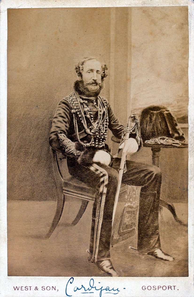 Lord Cardigan (1797-1868) i uniform av överste, 11:e (Prince Alberts Own) Regiment of Hussars, 1855 av English Photographer