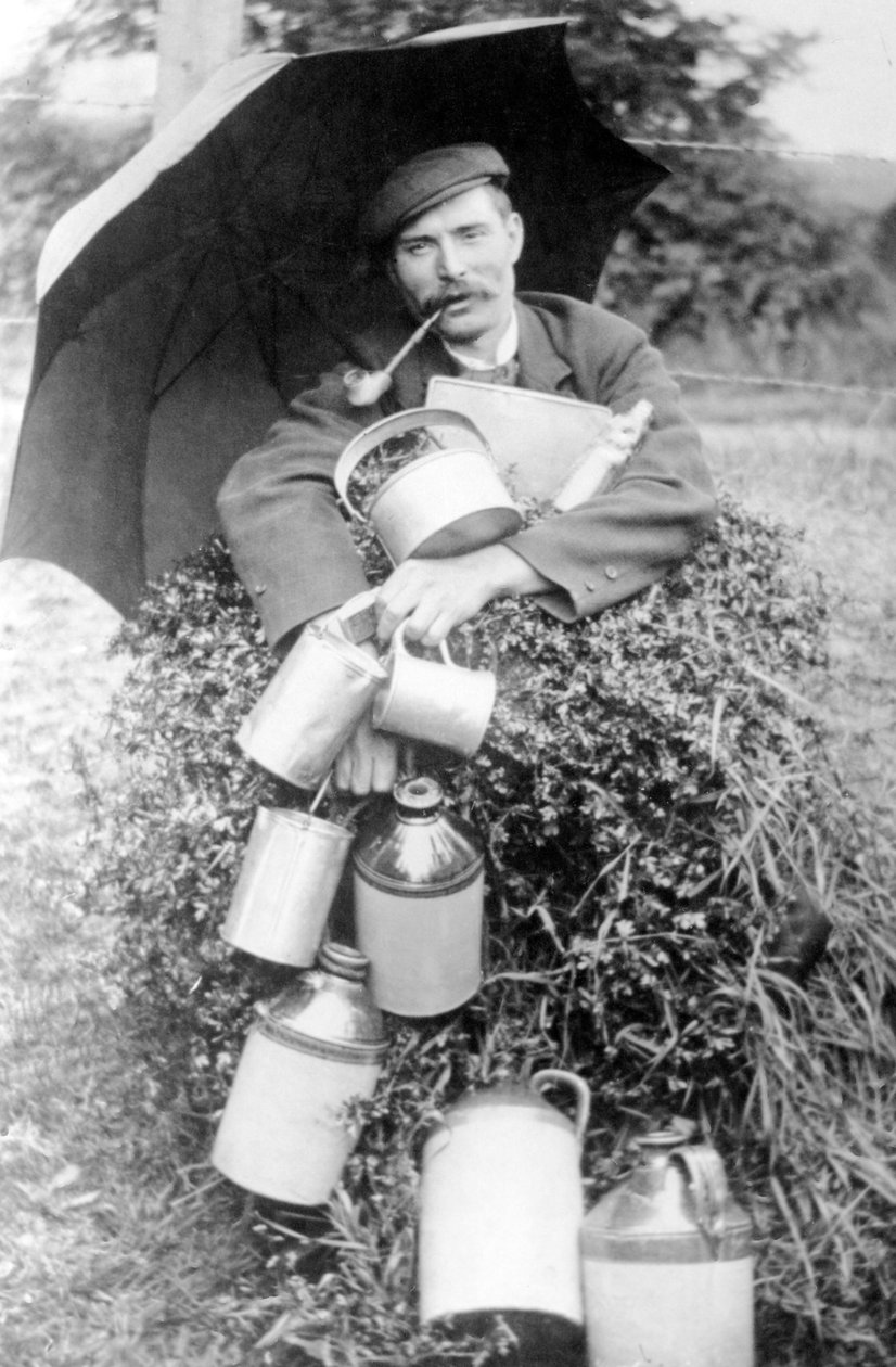 Man med rör, 1800-talet (foto) av English Photographer