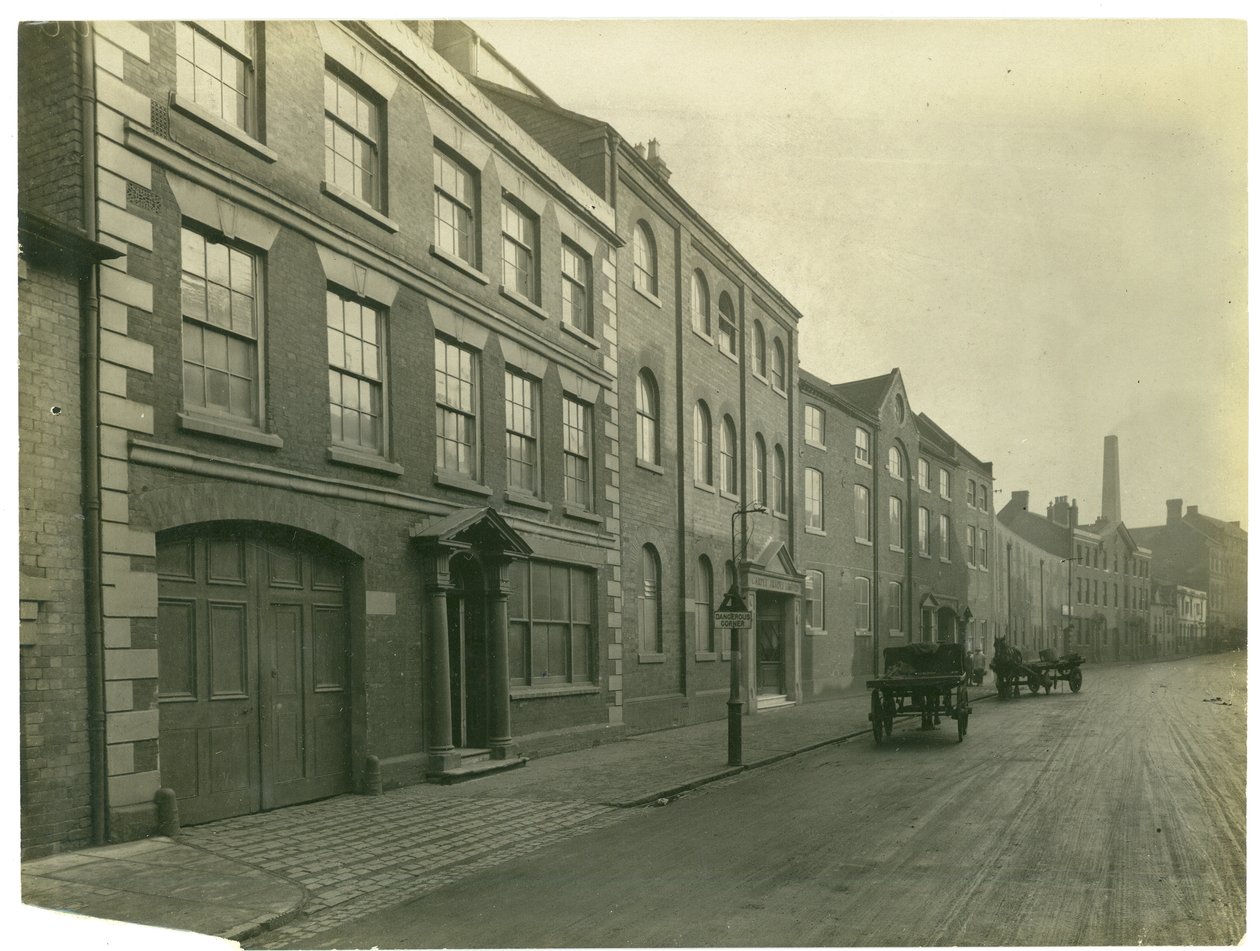 Mill Street, Kidderminster Carpet Trades Works, 1923 av English Photographer