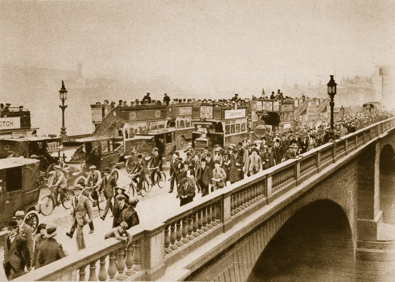 Måndag morgon rusningstid på London Bridge (sepiafoto) av English Photographer