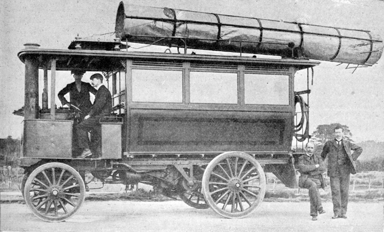 Mr. Marconis Motor Car, utrustad med en tratt för att sända och ta emot trådlösa telegram, illustration från Kungen, 25 maj 1901 av English Photographer