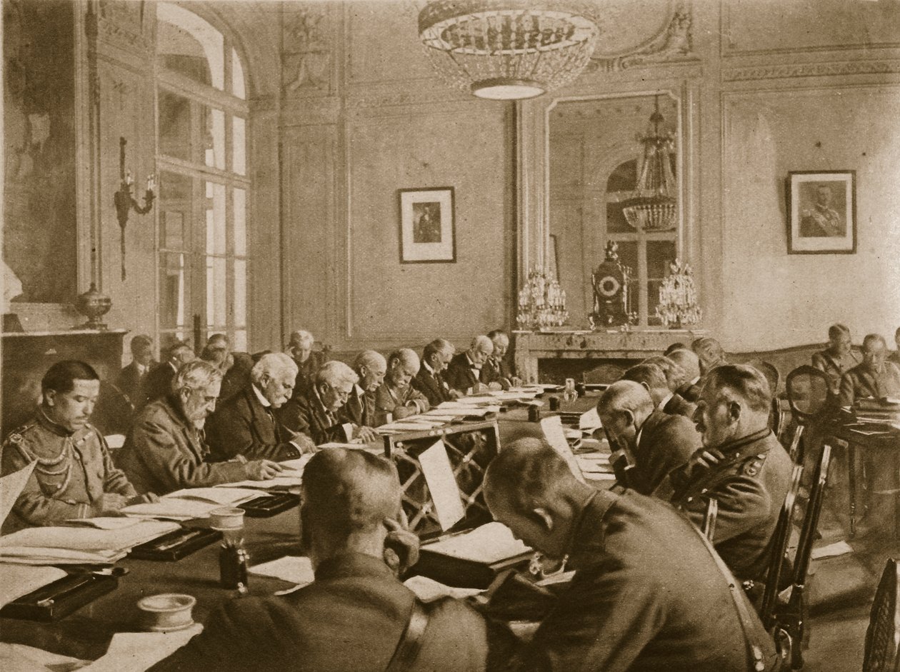 Närmar sig slutet: Sessioner av interallierade konferens i Versailles för att fastställa villkoren för vapenstillestånd, 1914-19 av English Photographer