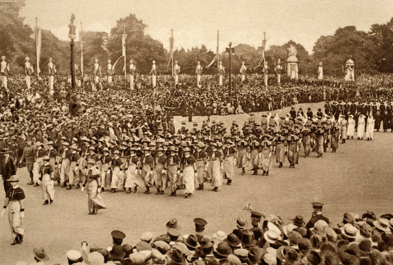Sjuksköterskekontingenter i de allierade styrkornas stora segermarsch genom London 1919 av English Photographer